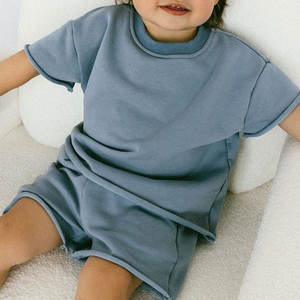 Completo Estivo per Bambini con Logo Personalizzato, T-shirt e Pantaloncini Lavati all'Acido, Set di 2 Pezzi per Neonati, Bambine e Bambini - Product Image 3