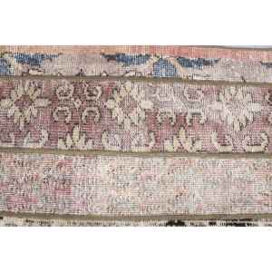 Alfombra Turca Vintage de 1.8x3.1 pies (54x93 cm), Alfombra de Lana con Estampado Animal Beige - Product Image 5