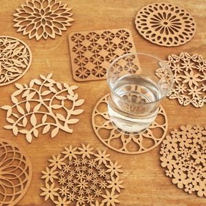 Ensemble de sous-verres décoratifs en métal ajouré, motif gravé creux pour la salle à manger et le thé, vente en gros - Product Image 1