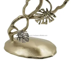 Porte-bougie moderne en fer doré pour une décoration intérieure élégante, pièce maîtresse unique faite à la main, Noël, bois naturel, grand grossiste - Product Image 2