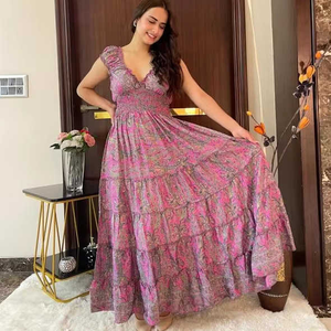 กระโปรงน้ำหนักเบาเดรสแม็กซี่โบโฮพิมพ์ลายดอกไม้สีชมพูชุดฤดูร้อนมีสไตล์เหมาะสำหรับเทศกาลดนตรีลุคลำลองทุกวัน - Product Image 1