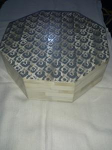 Caja de Joyería de Resina de Alta Calidad con Incrustaciones de Patrones de Animales, Regalo Hecho a Mano, Arte en Madera Tallada, Coleccionable en Venta - Product Image 2