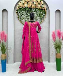 Superbe robe de mariée Kanchipuram avec broderie Zari opulente et motifs floraux Top en filet Palazzo Dupatta dupattas - Product Image 4