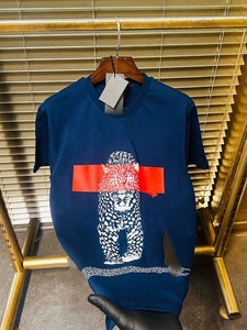 T-shirt en coton épais pour homme avec logo personnalisé, manches courtes, col rond, 300 GSM, tee-shirt basique, taille plus, toucher doux pour un usage quotidien décontracté - Product Image 3