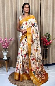Nieuwe <span class=keywords><strong>Desi</strong></span> Zachte Tusshar Zijde Slub <span class=keywords><strong>Saree</strong></span> Met Overal Gouden Zari Weefpatroon Klassieke Pallu Indiase Exporteur