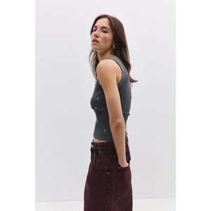 Blusa Casual de Algodón con Cuello Redondo, Manga Corta, Detalles de Ojales, Logotipo Frontal, Estilo Lavado de 220g - Product Image 5