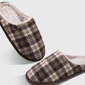 Pantuflas de Estilo Moderno Hechas en Pakistán con Logotipo Personalizado, para Uso en Interiores y Exteriores, para Hombres, para el Hogar y Hoteles - Product Image 4