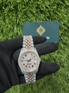 Montres Hip Hop de luxe entièrement serties de diamants, fabriquées à la main, très vendues, avec cadran en verre serti de diamants Moissanite VVS1, mouvement automatique, bracelet caché - Product Image 3