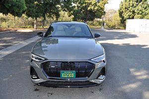 2022 para Audi e-tron Chronos Edition Wagon 1.900 millas de doble motor AWD asientos de cuero altamente equipados batería de litio R17 izquierda - Product Image 2