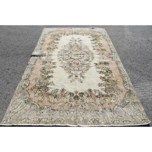 พรมขนสัตว์สีขาววินเทจขนาด5.6x9ฟุตพรมห้องนั่งเล่นลายเย็บปะติดแบบเรียบสไตล์ตุรกีมีแผ่นรองทำจากยาง - Product Image 1