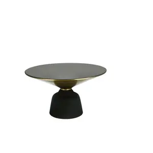 손으로 새겨진 디자인 금속 코너 테이블 수제 장식 사이드 테이블 반짝 이는 마무리 금속 사이드 테이블