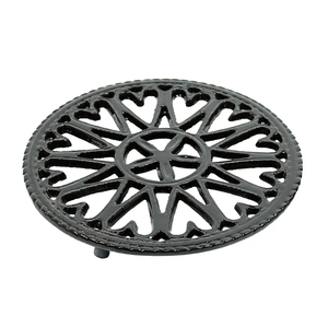 Vente chaude Style Américain Accessoires De Table En Aluminium Carré Dessous De Plat Coussinets Nickel Plaqué Nickel Conception Moderne Approvisionnement En Vrac - Product Image 6