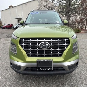 VÉHICULE D'OCCASION 2022 V-E-N-U-E SEL FWD TRANSMISSION 121 CV 1.6L VARIABLE SUV CROSSOVER PRÊT À LA VENTE - Product Image 1