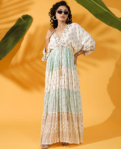 Elegante Figuur Verbeterende Pasvorm En Ingewikkelde Gedrukte Patronen Bepalen Deze Luxueuze Lurex Lange Damesjurk Perfect Voor De Zomer - Product Image 6