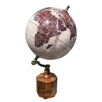 Globo antiguo elaborado con metal duradero y montado en un soporte de inspiración vintage para accesorios de escritorio de oficina en casa con clase