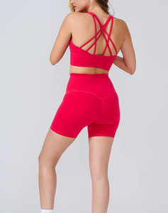 Ensemble d'entraînement 2 pièces avec étiquette personnalisée Short et soutien-gorge rouges sans couture pour femme pour ensemble de course à pied Gym & Yoga | Fabricant direct - Product Image 4