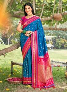 Royal et riche Banarasi Silk Zari avec Paithani Silk With Beautiful Digital Printed Saree - Product Image 2