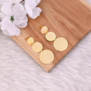 Boucles d'oreilles pendantes classiques et tendance en laiton plaqué or jaune, de haute qualité, faites à la main, pour femmes, pour mariage - Product Image 2