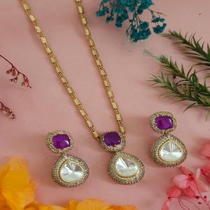 Ensemble de collier et de boucles d'oreilles en chaîne plaquée or de qualité supérieure avec pierres de designer, collection de vêtements de mariage pour femmes - Product Image 3