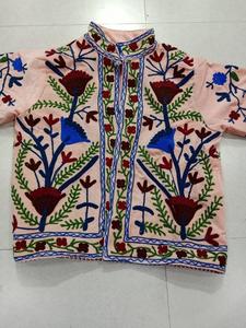 Vestes pour femmes en coton pur réversible avec broderie florale, automne/hiver, fabrication artisanale, bouton unique, finition tissée, taille unique - Product Image 2