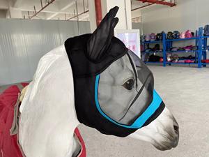 Masque anti-mouches en maille avec bloc UV, coupe souple et extensible, conception respirante, protège-oreilles et protège-nez à couverture complète - Product Image 4