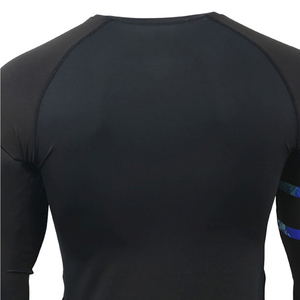 2025 nouveauté Sublimation imprimé hommes Rash Guard à vendre couleur unie Logo personnalisé conception hommes Rash Guard à bas quantité minimale de commande - Product Image 4