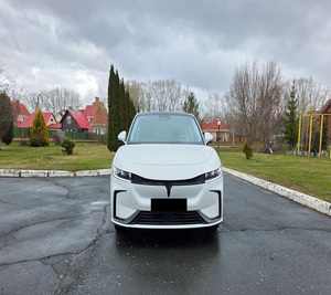 Pasion EV I 2023, faible kilométrage, transmission automatique, toit ouvrant panoramique, feux LED, feux diurnes LED, 6 places, livraison immédiate. - Product Image 1