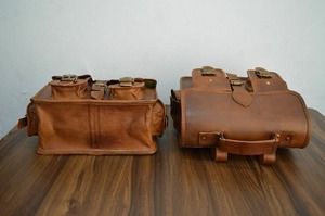 กระเป๋าหนังใส่ของทรงอานรถจักรยานยนต์ของขวัญสำหรับเขา - Product Image 4