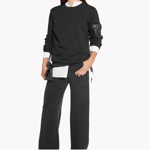 Wholesale Unisex Cropped Hoodie Women Blank Women Crop Top Hoodie Custom Cropped Hoodies and Flared Sweats <b>Sets</b> - Product Image 3