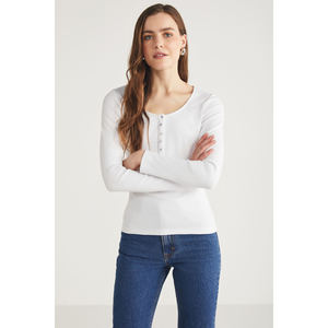 ETHIQUET Zazana Blusa de mujer con aspecto acanalado, totalmente ajustada, con cuello redondo profundo y botones - Product Image 5