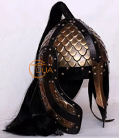 Casque d'armure à l'échelle de guerrier viking avec plume en crin de cheval |   Casque de bataille fantastique en métal artisanal pour cosplay et exposition de collection