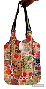 Bolsa de Mano de Tela Reciclada Hecha a Mano por Conifer, Bolsa de Compras Reutilizable Ecológica de Lona de Algodón, Artesanal, Cero Desperdicio - Product Image 3