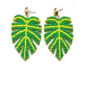 Pendientes de Lujo Hechos a Mano con Diseño de Piña, Elegantes y con Cuentas, Diseño Colgante con Bordado - Product Image 4