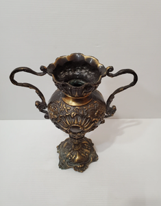 Jarrón Alto de Aluminio y Latón de Lujo Moderno, Fundido en Oro, Hecho a Mano, para Decoración del Hogar, Restaurante u Hotel - Product Image 3