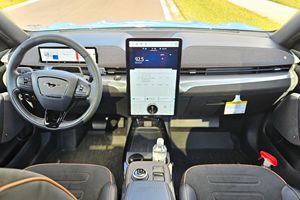 ฟอร์ด มัสแตง มัค-อี จีที ปี 2023 เครื่องยนต์เบนซิน ไมล์น้อย - Product Image 4