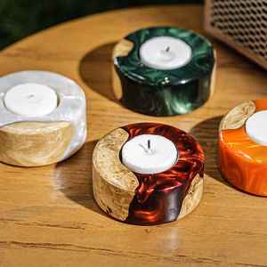 Porte-bougie en résine et bois fait à la main avec base en bois naturel, forme personnalisée - Décoration d'intérieur et cadeau pour la Saint-Valentin, mariage - Product Image 4
