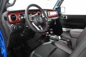 Jeep Gladiator 2023 impecablemente limpio - Product Image 2