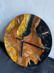 นาฬิกาแขวนผนังอเนกประสงค์ทันสมัย ขนาด 16 นิ้ว เส้นผ่านศูนย์กลาง หนา 3 ซม. ทำจากไม้สักและเรซิ่น ผลิตในอินโดนีเซีย - Product Image 4