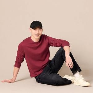Sweat-shirt à demi-fermeture éclair pour hommes de qualité supérieure doux, durable et parfait pour les tenues décontractées et athlétiques - Product Image 5