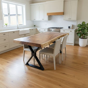 Table à manger en bois massif de Monkey Pod/Suar, écologique, durable, bord vivant, pieds en acier en forme de X, pour la maison, l'hôtel, le restaurant, sur mesure - Product Image 1