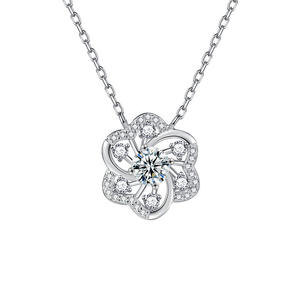 Collier en argent sterling 925 de haute qualité, pendentif trèfle délicat multicolores pour mariage, bijoux, 1 carat, pétales rotatifs, moissanite - Product Image 1