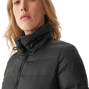 Nuevo diseño, chaqueta acolchada de Color negro sólido para mujer, logotipo personalizado, tela de poliéster transpirable, chaqueta de invierno acolchada con relleno de algodón - Product Image 3