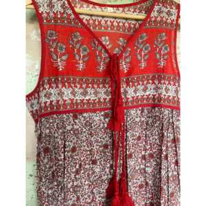 Vestido midi rojo sin mangas con estampado floral, material de nailon/algodón, decoración con borlas, elegante. - Product Image 3