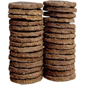 Pastillas de Estiércol de Vaca Orgánicas y Ecológicas, Hechas a Mano y Secadas al Sol para Combustible y Abono - Exportación Directa desde India - Product Image 1