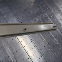C00231877-4100 pour SAIC MAXUS V80 Rail de guidage central de porte centrale d'origine, axe long