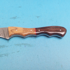 Couteau de cuisine à désosser et à fileter en acier Damas, entièrement forgé, de conception nouvelle, écologique, fait main, avec manche en bois, marque personnalisée - Product Image 4
