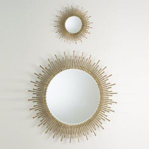 Cadre de miroir unique en métal de qualité supérieure avec un design de luxe artisanal orné pour la décoration intérieure - Product Image 1