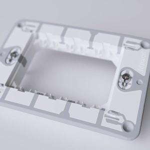 Per piastra interruttore a parete Bticino Matrixgo supporta 3 moduli in diverse modulazioni di fissaggio con pacco viti da 1 - Product Image 4