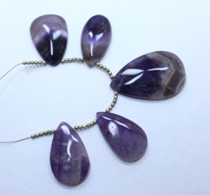 Cuentas de amatista con forma de pera Lisa Tamaño 26X17MM a 40X20MM Aprox. 3 ''pulgadas para hacer joyas - Product Image 3