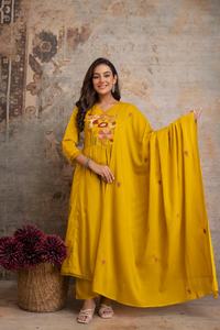 Ensemble de costume Kurta long à col en V pour femmes de qualité supérieure Tenue traditionnelle Fabricant OEM Prix de gros - Product Image 3